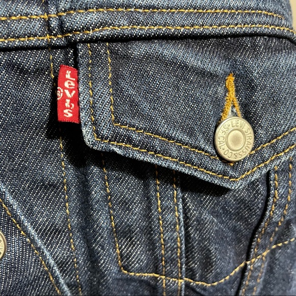 LEVI’S Canada Maple Leaf Arm Patch Denim Jean Jacket - Picture 4 of 10